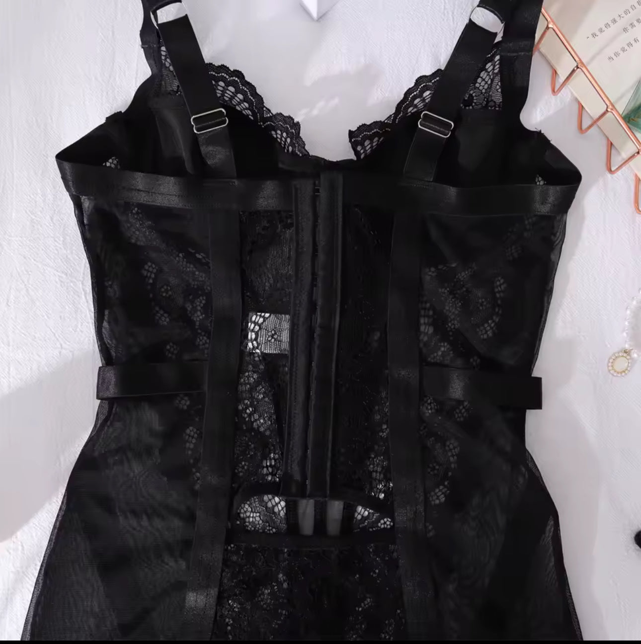 Alessandra™ | Satynowa Czarna Koszulka Nocna Mirage